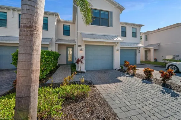 $3,300 | 13010 Pembroke Drive, Naples, FL 34105