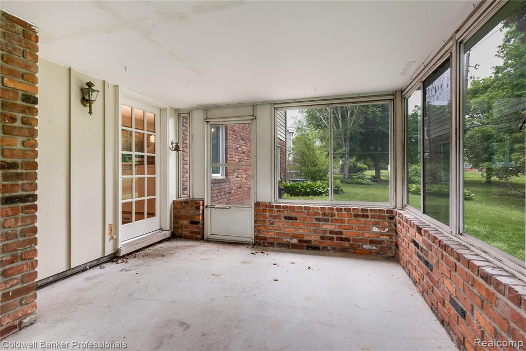 29870 Fox Grove Road Farmington, MI 48334 - Photo 29 of 35
