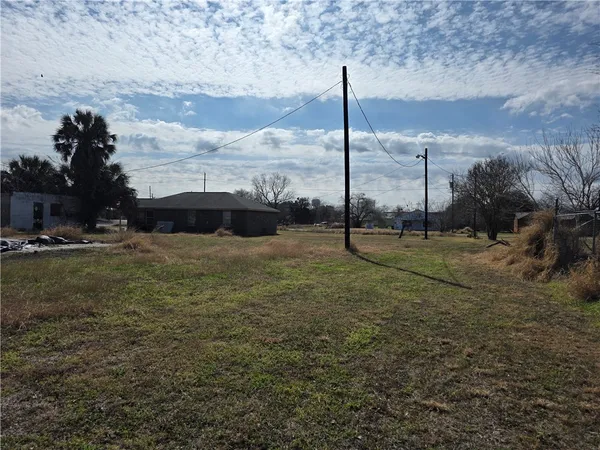 $19,750 | 220 Palmetto Street, Refugio, TX 78377