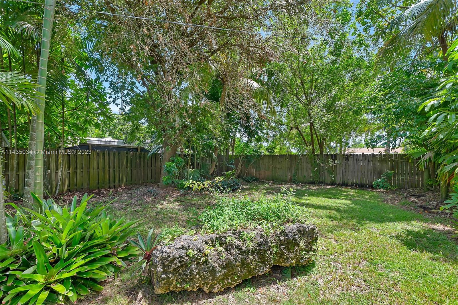 1023 Northwest 3rd Avenue Homestead, FL 33030 - Photo 23 of 32 a view of a backyard