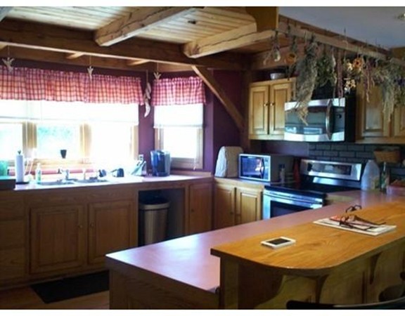 675 Woods Road Barre, MA 01068 - Photo 4 of 30