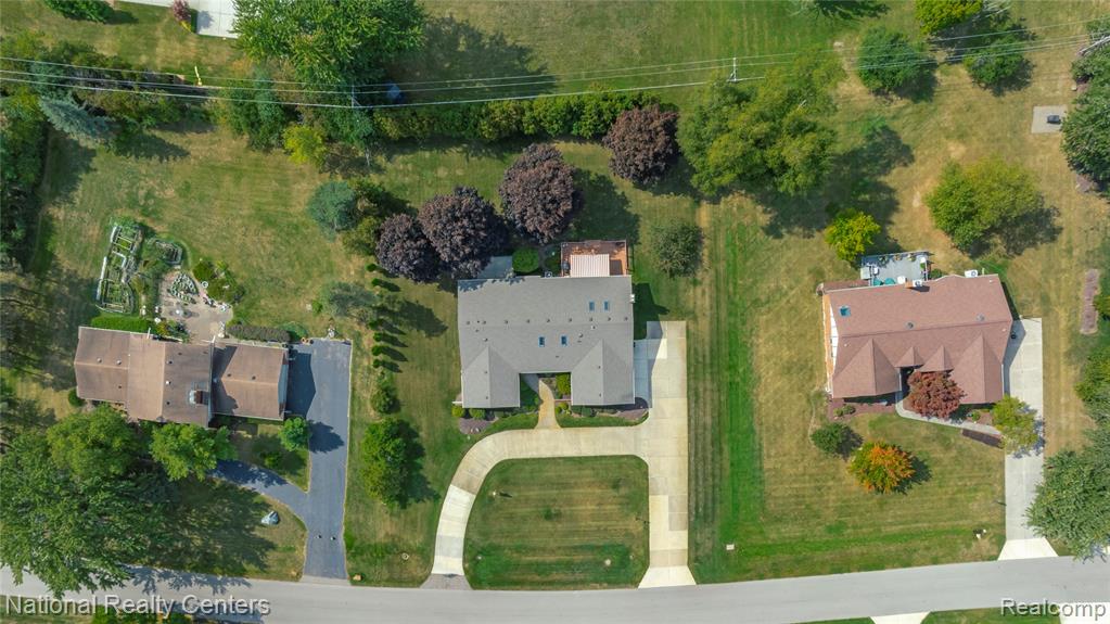 26131 Pleasant Valley Road Farmington Hills, MI 48331 - Photo 58 of 61