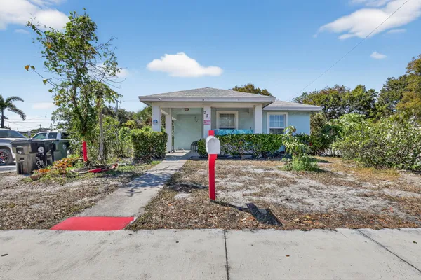 $449,900 | 231 North H Street, Lake Worth Beach, FL 33460