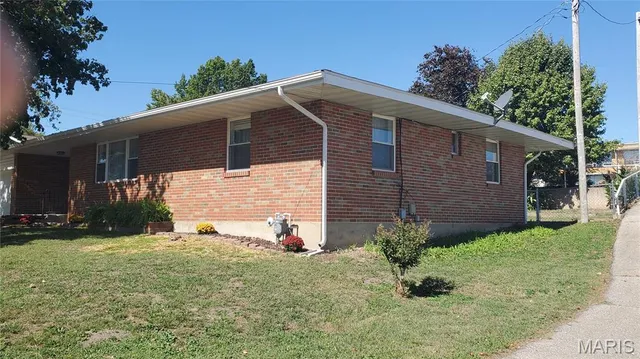$187,500 | 102 West Center Street, Salem, MO 65560