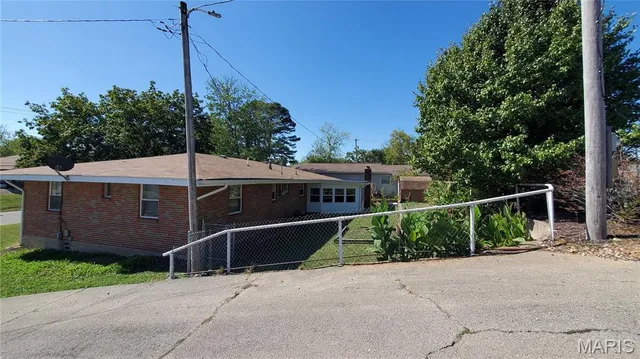 $187,500 | 102 West Center Street, Salem, MO 65560