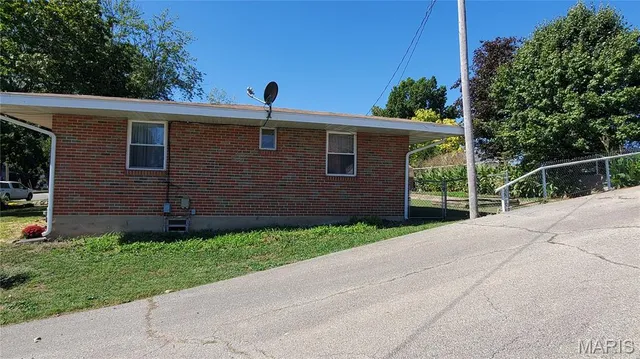 $187,500 | 102 West Center Street, Salem, MO 65560