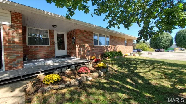 $187,500 | 102 West Center Street, Salem, MO 65560