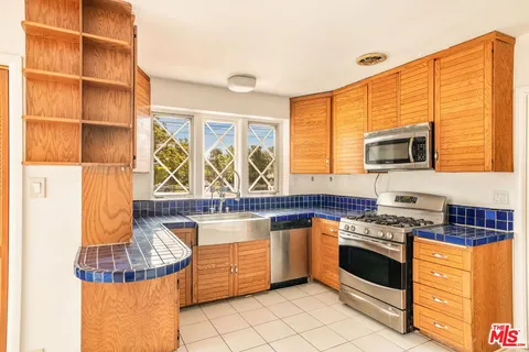 $3,850,000 | 1015 San Vicente Boulevard, Santa Monica, CA 90402