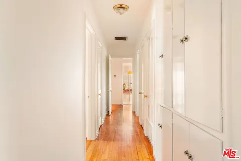 $3,850,000 | 1015 San Vicente Boulevard, Santa Monica, CA 90402