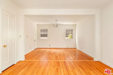 $3,850,000 | 1015 San Vicente Boulevard, Santa Monica, CA 90402