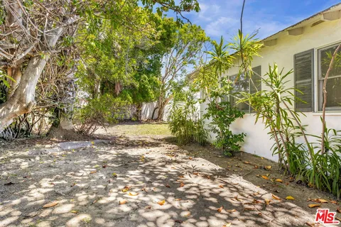 $3,850,000 | 1015 San Vicente Boulevard, Santa Monica, CA 90402