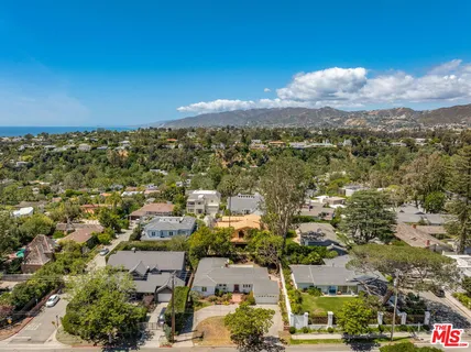 $3,850,000 | 1015 San Vicente Boulevard, Santa Monica, CA 90402