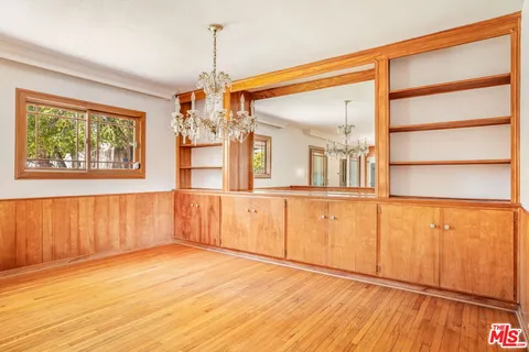 $3,850,000 | 1015 San Vicente Boulevard, Santa Monica, CA 90402