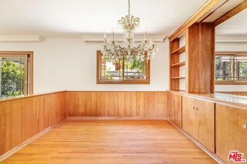 $3,850,000 | 1015 San Vicente Boulevard, Santa Monica, CA 90402