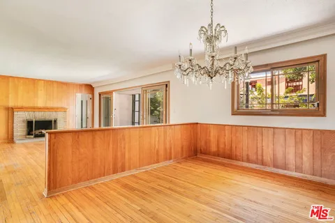 $3,850,000 | 1015 San Vicente Boulevard, Santa Monica, CA 90402