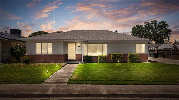 $559,000 | 515 Locust Avenue, Manteca, CA 95337
