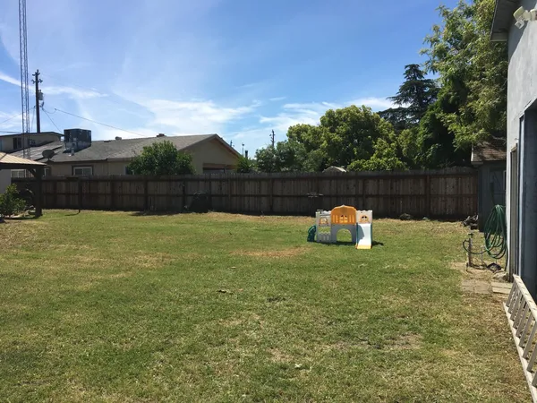 $559,000 | 515 Locust Avenue, Manteca, CA 95337