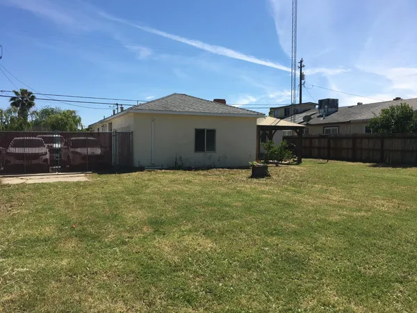 $559,000 | 515 Locust Avenue, Manteca, CA 95337