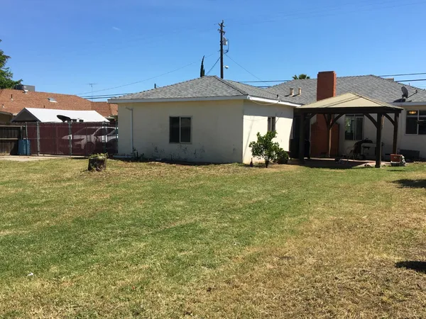 $559,000 | 515 Locust Avenue, Manteca, CA 95337