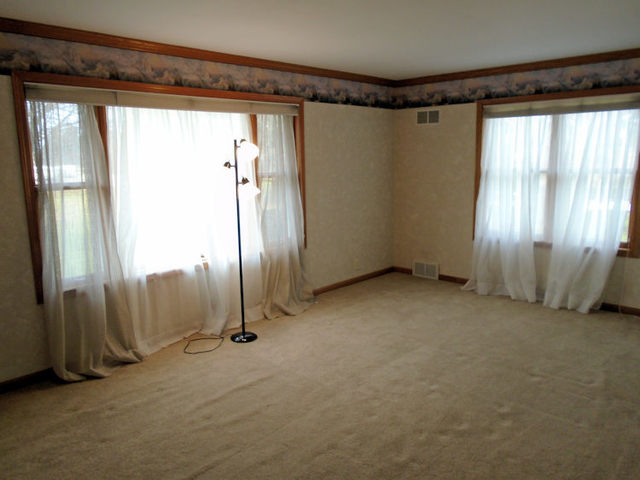 2048 Highway 251 Rochelle, IL 61068 - Photo 4 of 17 a view of a front door