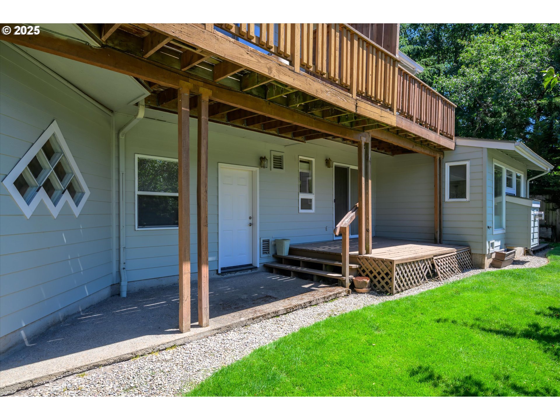 820 Park Terrace Eugene, OR 97404 - Photo 39 of 44 a view of a house with backyard and porch