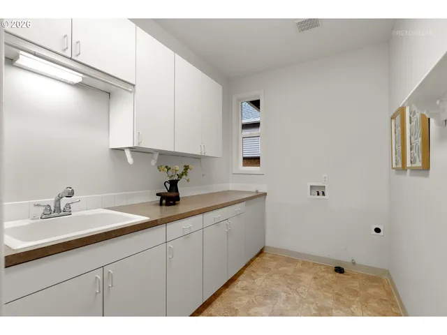 a view of entryway and hall