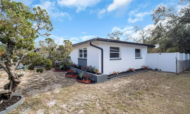 $499,900 | 13740 94th Avenue North, Seminole, FL 33776