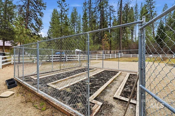 $775,000 | 115 Bunch Drive, Garden Valley, ID 83622
