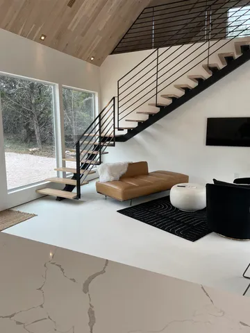 $2,295 | 5747 County Road 309, Kingsland, TX 78639