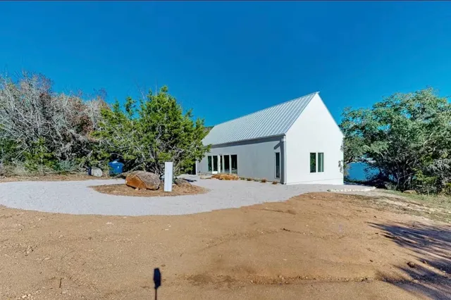 $2,295 | 5747 County Road 309, Kingsland, TX 78639