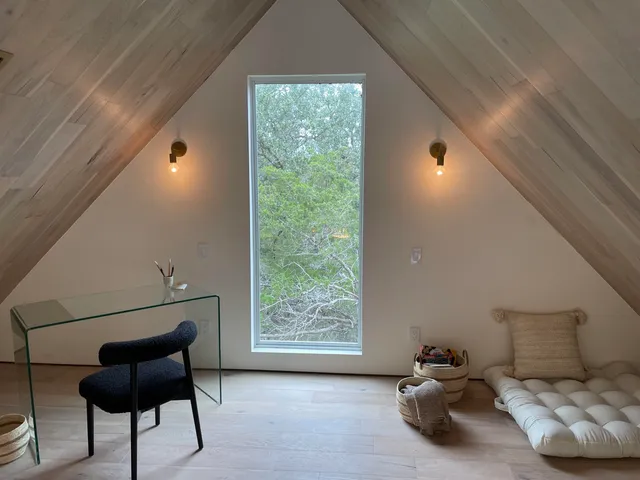 $2,295 | 5747 County Road 309, Kingsland, TX 78639