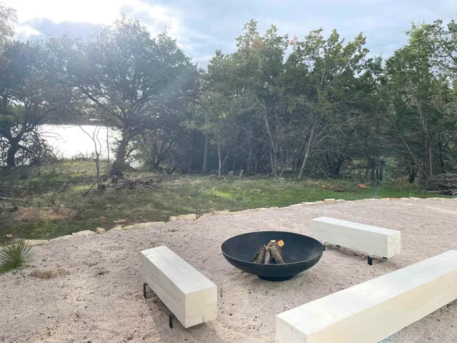 $2,295 | 5747 County Road 309, Kingsland, TX 78639