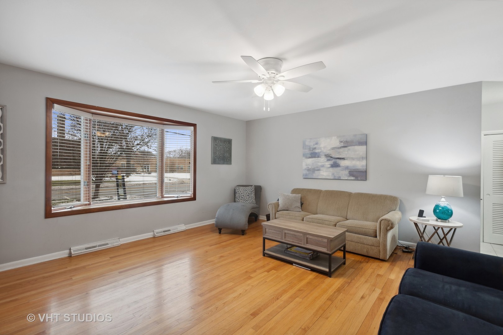 1216 Modaff Road Naperville, IL 60540 - Photo 5 of 25 a living room with furniture and a window