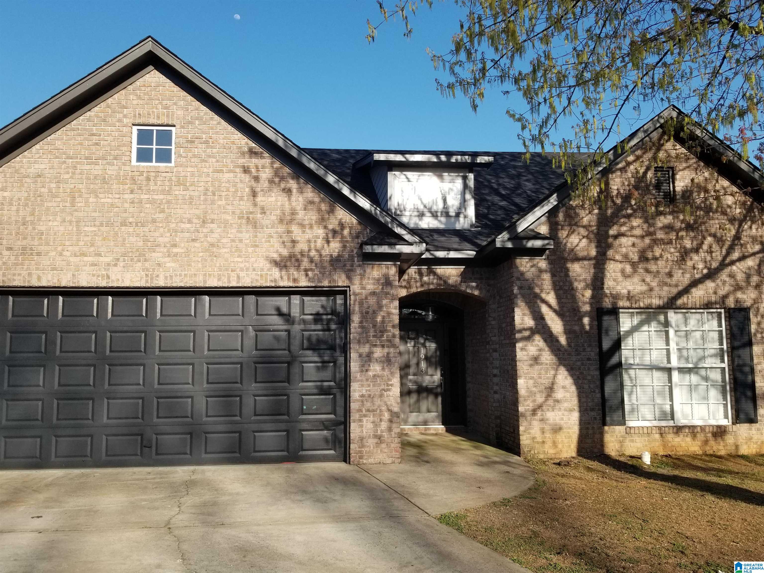1913 Kent Circle Leeds, AL 35094 - Photo 1 of 33