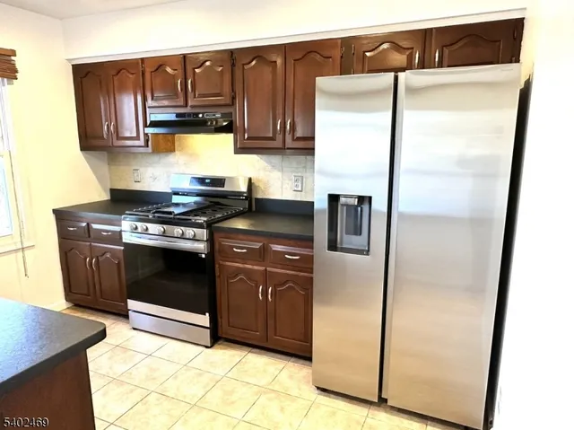 $2,500 | 332 Carnegie Court, Hackettstown, NJ 07840