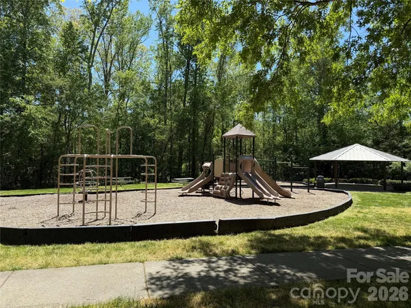 $465,990 | 1304 Woodglen Lane, Matthews, NC 28104