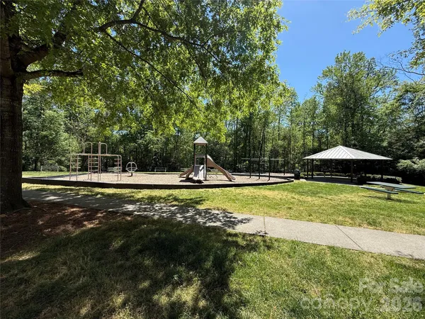 $465,990 | 1304 Woodglen Lane, Matthews, NC 28104