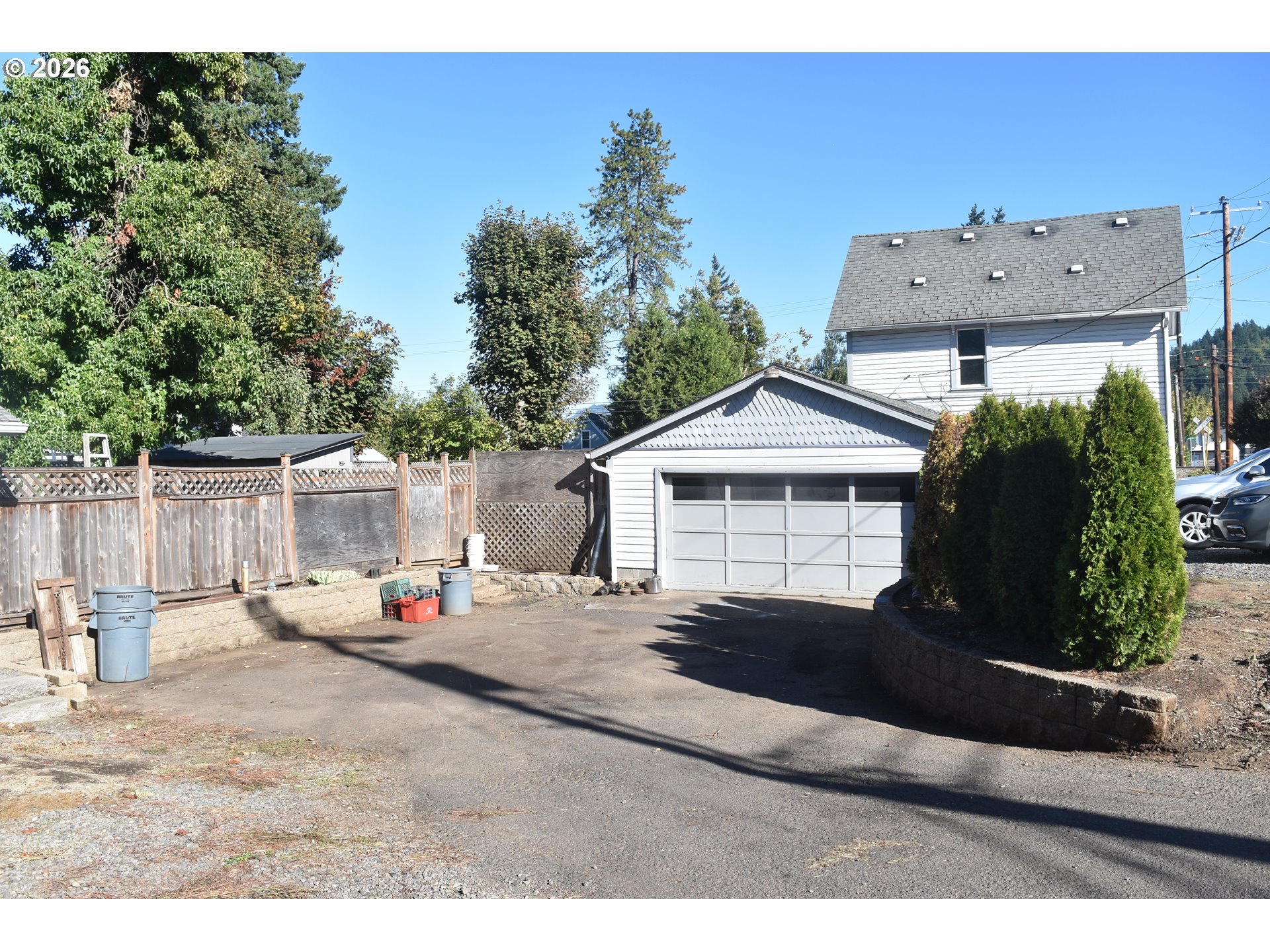 243 North Lane Street Cottage Grove, OR 97424 - Photo 15 of 22 a view of a front view of a house