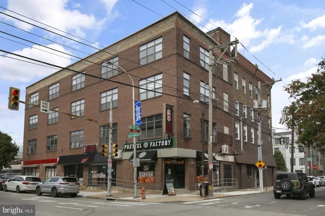 $1,995 | 301 Spring Garden Street, Unit 3B, Philadelphia, PA 19123