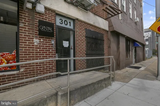 $1,995 | 301 Spring Garden Street, Unit 3B, Philadelphia, PA 19123