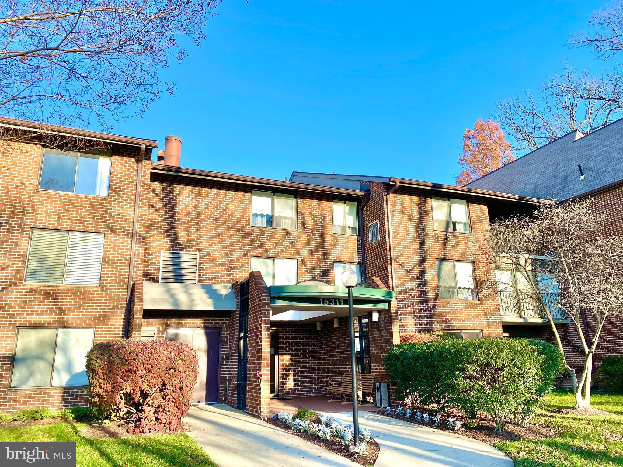 Welcome to 15311 Beaverbrook Court #90-2A
