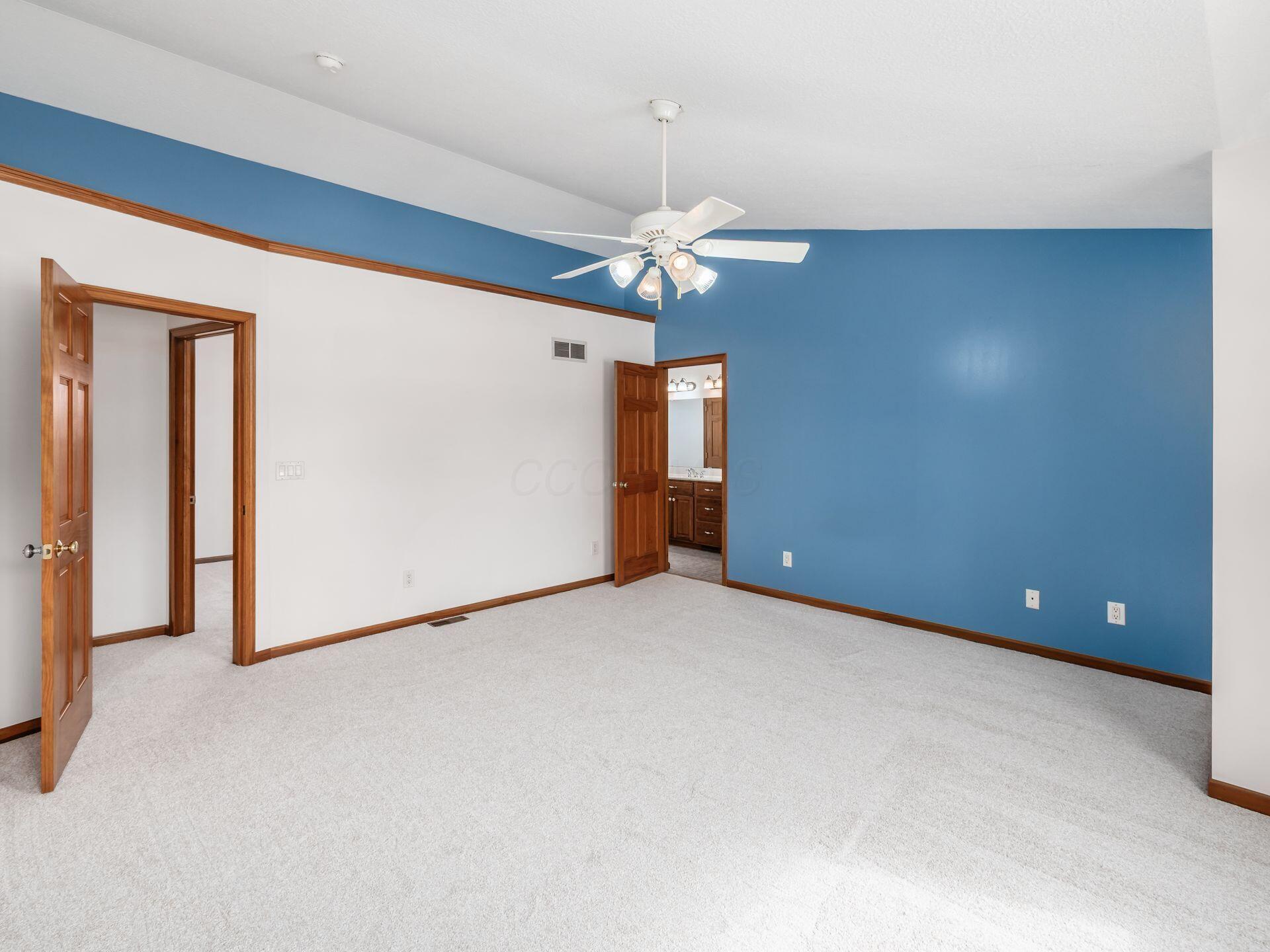 401 Curve Road Delaware, OH 43015 - Photo 17 of 48 Primary Bedroom