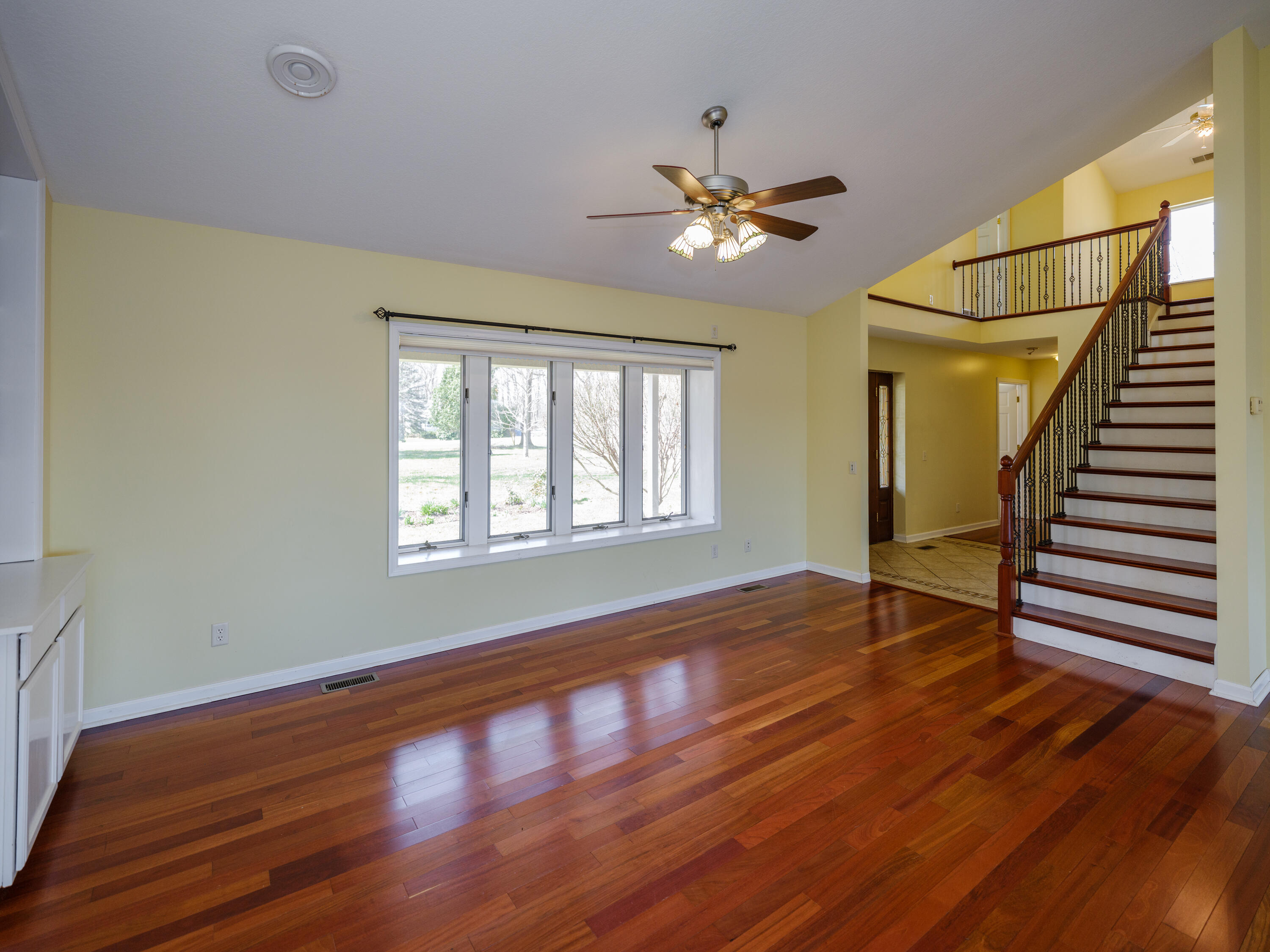 15575 Portage Rd-106
