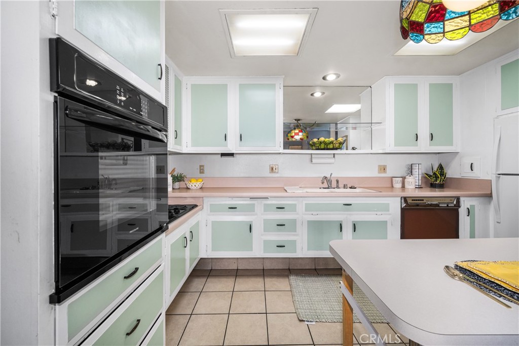 1502 Golden Rain Road, Unit 46J Seal Beach, CA 90740 - Photo 20 of 58