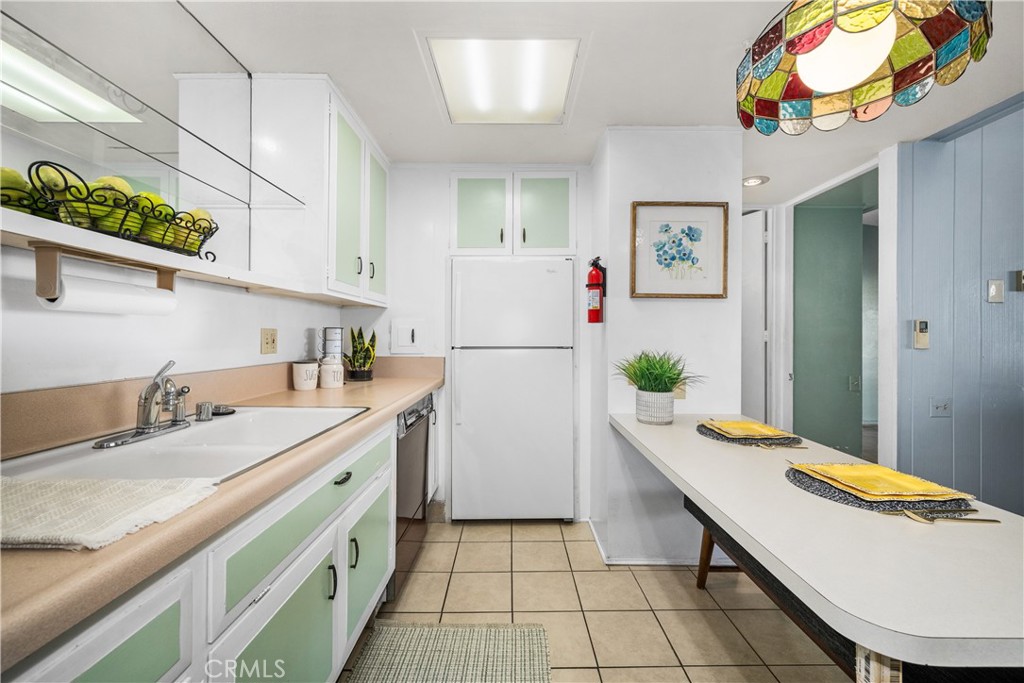 1502 Golden Rain Road, Unit 46J Seal Beach, CA 90740 - Photo 21 of 58