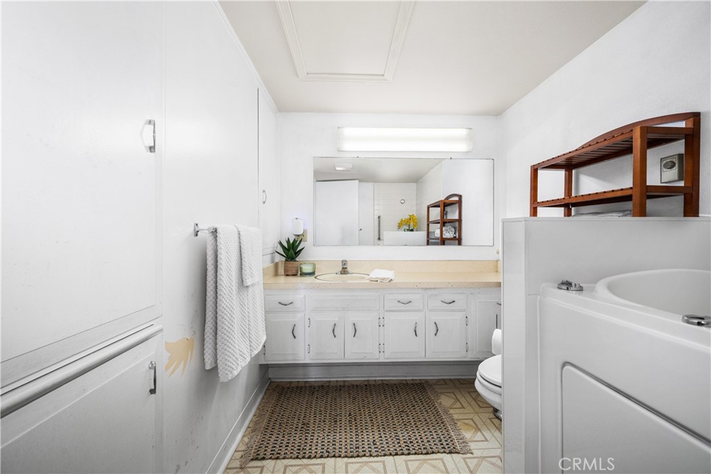 1502 Golden Rain Road, Unit 46J Seal Beach, CA 90740 - Photo 27 of 58