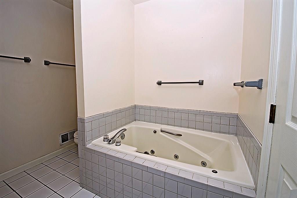 12 Hemingway Street Pittsburgh, PA 15213 - Photo 13 of 18 Gallery Image 13