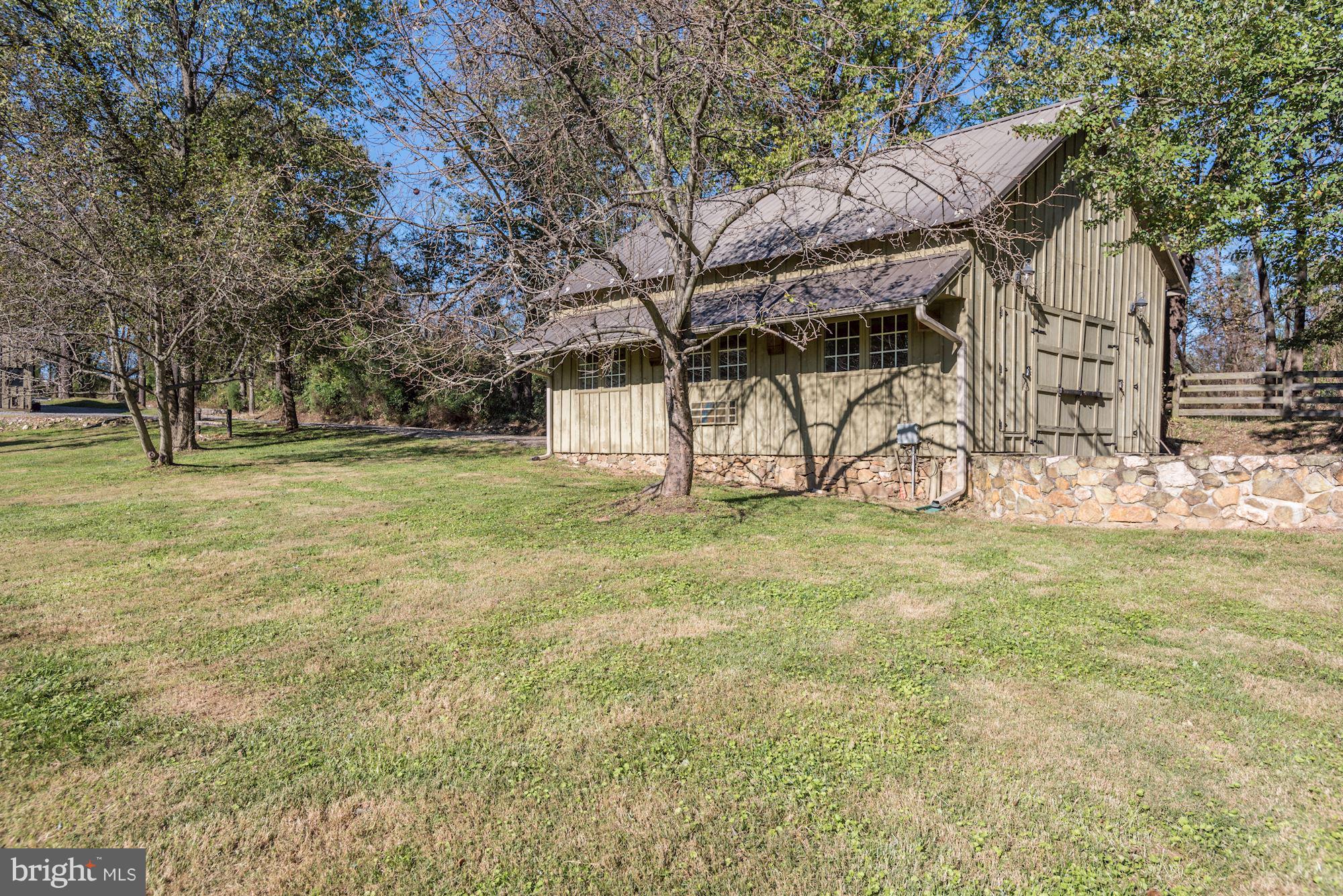 18822 Woodburn Road Leesburg, VA 20175 - Photo 16 of 30 Crib barn with office
