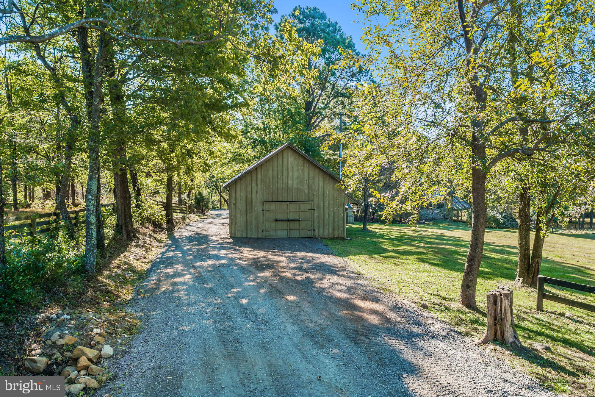 18822 Woodburn Road Leesburg, VA 20175 - Photo 17 of 30 Corn Crib