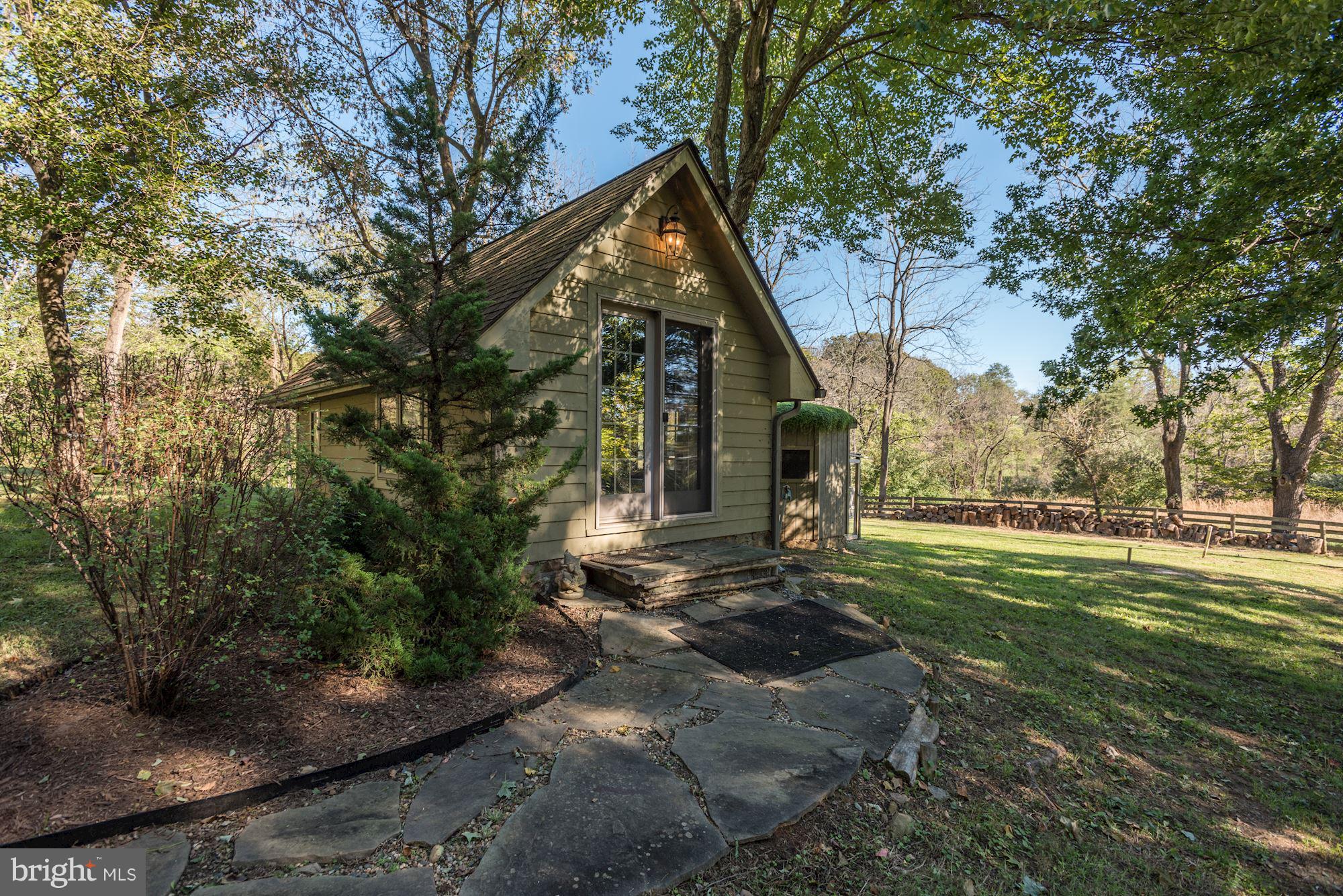 18822 Woodburn Road Leesburg, VA 20175 - Photo 22 of 30 Writer's cabin